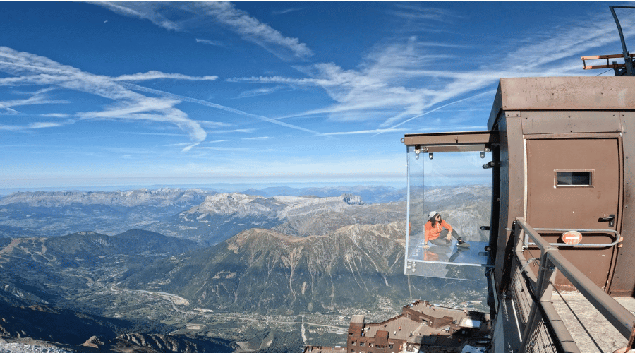 Pas dans le vide Aiguille du Midi - été